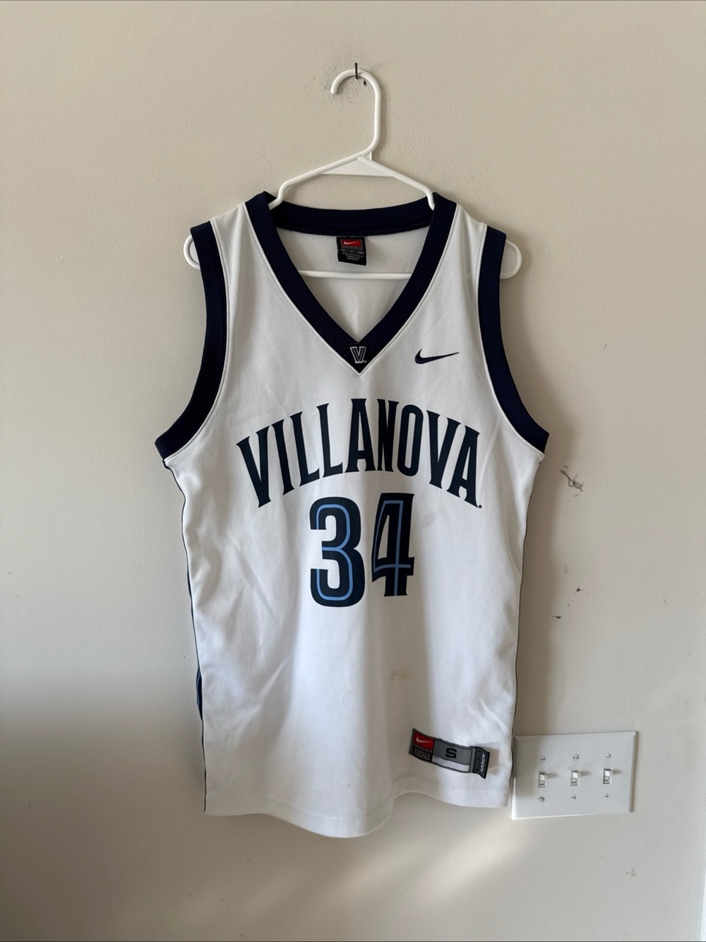 Men’s Nike Villanova Wildcats #34 NCAA Basketball Jersey Sz S - White RARE